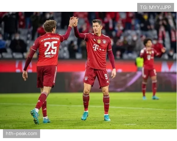 奥尔莫对拜仁防线的突破与创造表现解析