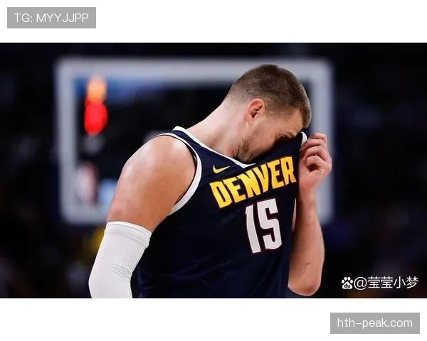 扎伊恩背身单打拉开禁区，效率胜过约基奇